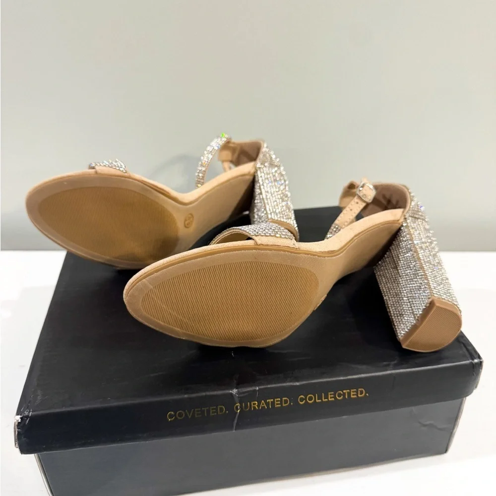 NEW Taylor Faux Suede and Rhinestone Ankle Strap Heels Sz: 6.5 nude - Picture 2 of 5